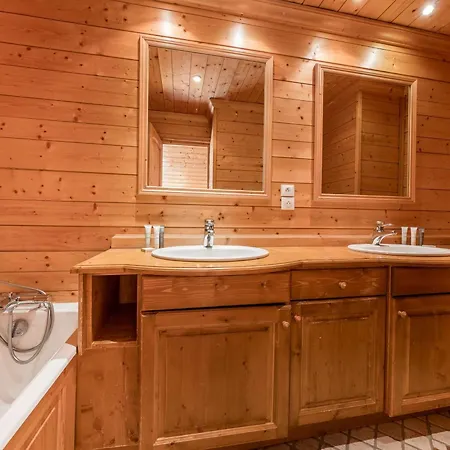 Duplex Skis Aux Pieds, 1850, 99m², 6 Pers., Cheminée, Balcons, Garage, Wifi - Fr-1-631-132 Appartement Courchevel